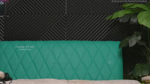 homehornyeva online show from December 18, 4:20 am