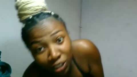 Snapshot of honeria98 chatting on June 15, 7:16 pm honeria98 online show from June 15, 7:16 pm