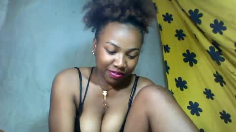 Snapshot of honeria98 chatting on July 4, 11:16 am honeria98 online show from July 4, 11:16 am