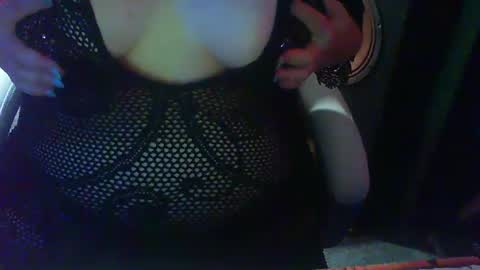 honey bee    online show from September 13, 6:35 am