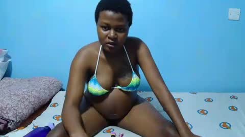Snapshot of honey_bumb chatting on June 7, 2:32 pm SILVIA online show from June 7, 2:32 pm