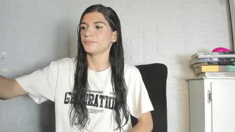 honey_darcy online show from April 5, 11:57 pm