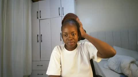 honey drop online show from April 21, 11:07 pm