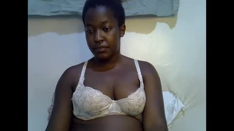 honey_dropp1 online show from May 18, 9:20 pm