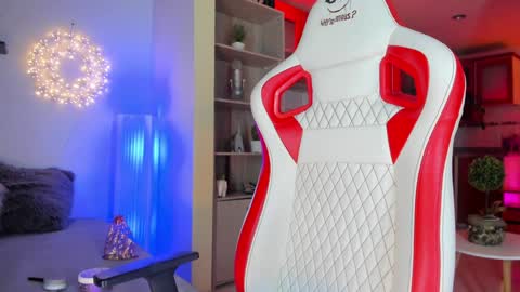 Snapshot of honey_fox01 chatting on January 22, 11:43 pm HONEY online show from January 22, 11:43 pm