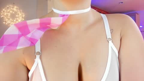 Snapshot of honey_fox01 chatting on January 25, 1:52 pm HONEY online show from January 25, 1:52 pm