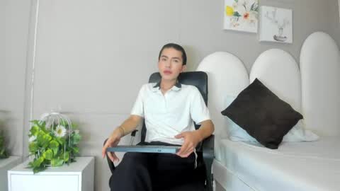 honey_hex_ online show from May 11, 12:55 pm