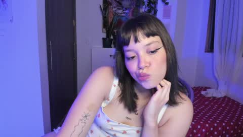 Snapshot of honey_hoe chatting on December 14, 5:40 am Lau online show from December 14, 5:40 am