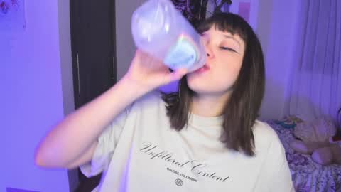 Snapshot of honey_hoe chatting on December 22, 2:39 am Lau online show from December 22, 2:39 am