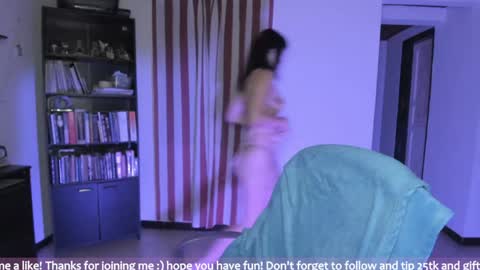Snapshot of honey_hoe chatting on June 8, 2:45 am Lau online show from June 8, 2:45 am