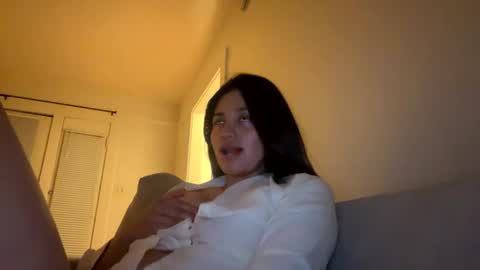 Snapshot of honey_laila chatting on February 16, 6:10 am honey_laila online show from February 16, 6:10 am