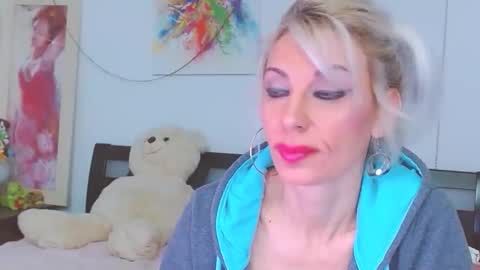 honey_lara online show from January 15, 2:05 am