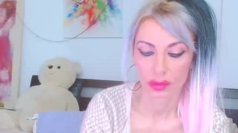 Snapshot of honey_lara chatting on March 15, 8:26 pm honey_lara online show from March 15, 8:26 pm