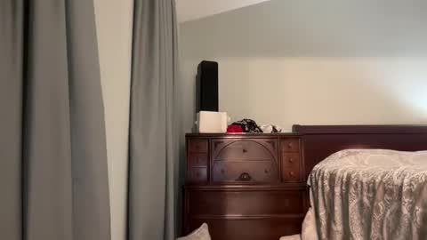 honey_man14 online show from April 20, 4:43 pm