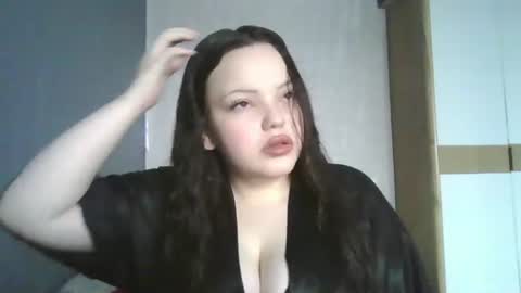 Snapshot of honey_miracle chatting on June 21, 2:58 am honey_miracle online show from June 21, 2:58 am