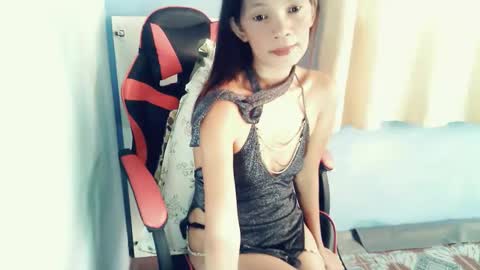 honey_mollyxx online show from April 24, 11:51 pm