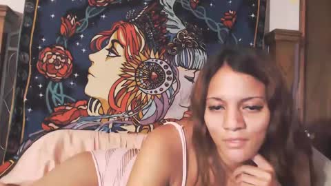 Snapshot of honey_raynes chatting on December 14, 4:34 am honey_raynes online show from December 14, 4:34 am