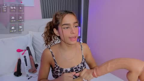 honey_sofii_ online show from April 10, 11:37 am