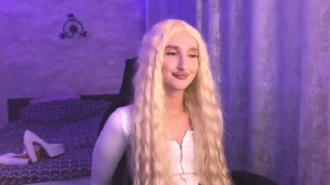 Snapshot of honey_sunset chatting on September 9, 4:28 pm honey_sunset online show from September 9, 4:28 pm