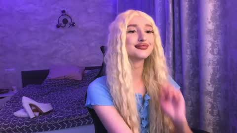 Snapshot of honey_sunset chatting on September 14, 5:34 pm honey_sunset online show from September 14, 5:34 pm