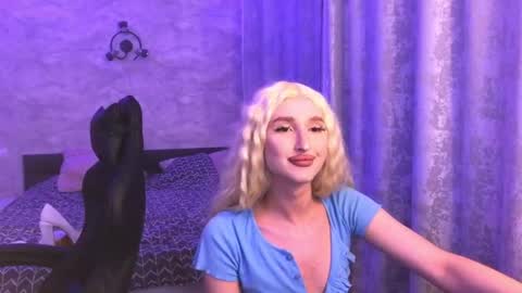 Snapshot of honey_sunset chatting on September 15, 4:40 pm honey_sunset online show from September 15, 4:40 pm