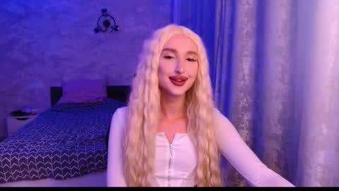 Snapshot of honey_sunset chatting on September 22, 6:10 pm honey_sunset online show from September 22, 6:10 pm