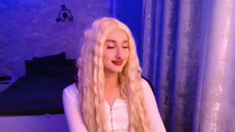 Snapshot of honey_sunset chatting on October 2, 5:53 pm honey_sunset online show from October 2, 5:53 pm