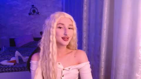 Snapshot of honey_sunset chatting on October 16, 3:57 pm honey_sunset online show from October 16, 3:57 pm