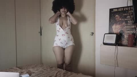 Honey-Sweett online show from April 18, 9:46 am