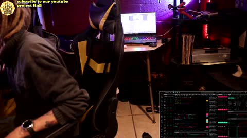 Snapshot of honeyand_thebear chatting on December 6, 7:34 pm Honey and Bear online show from December 6, 7:34 pm