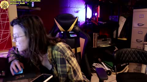 Snapshot of honeyand_thebear chatting on December 9, 2:56 am Honey and Bear online show from December 9, 2:56 am