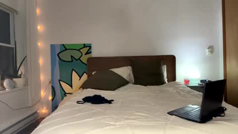 Snapshot of honeybbxx chatting on February 17, 2:09 am honeybbxx online show from February 17, 2:09 am