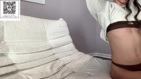 Snapshot of honeybelle8 chatting on March 19, 10:52 am belle brunette online show from March 19, 10:52 am