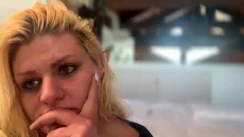 honeybuhnny online show from February 25, 12:53 am