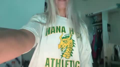 honeybun_z online show from September 27, 8:58 pm