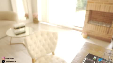 Jessie   online show from March 11, 4:51 pm