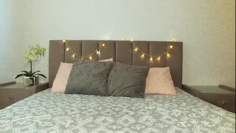 Caroline online show from December 4, 10:24 am