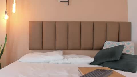 Snapshot of honeygray02 chatting on October 14, 12:17 pm honeygray02 online show from October 14, 12:17 pm