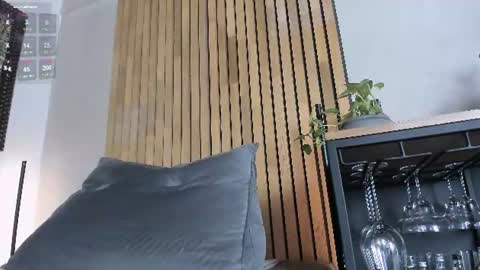 Snapshot of honeyhot69__ chatting on June 15, 10:50 am Sofia independent model online show from June 15, 10:50 am