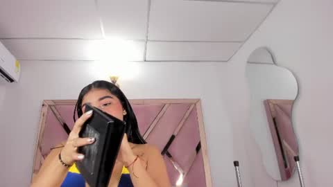 Snapshot of honeyht chatting on July 30, 12:15 pm honeyht online show from July 30, 12:15 pm