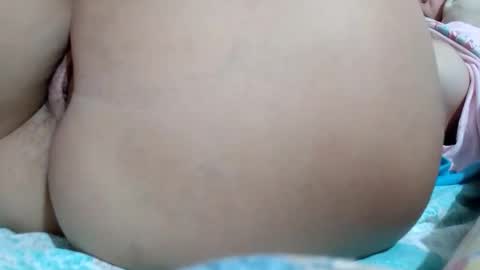 Snapshot of honeyjuice7 chatting on September 30, 1:21 am Sensimilla online show from September 30, 1:21 am