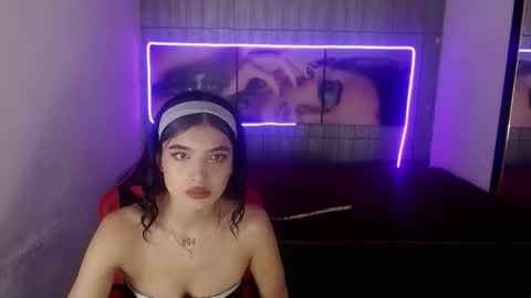 HONEY LUXE online show from February 1, 4:11 am