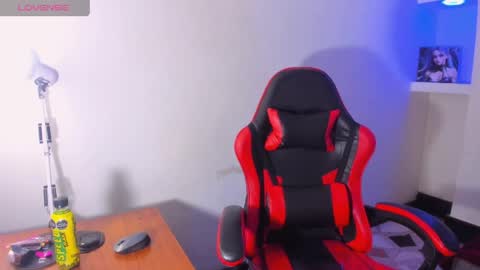 HONEY LUXE online show from April 22, 4:26 am