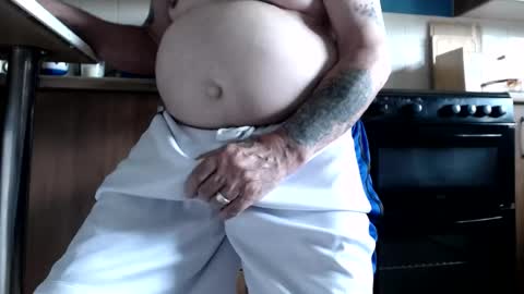 Snapshot of honeymaster290 chatting on July 7, 8:51 am honeymaster290 online show from July 7, 8:51 am