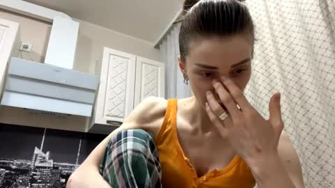 Snapshot of honeynyra chatting on April 4, 4:59 pm Sofia online show from April 4, 4:59 pm