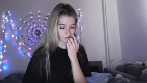 honeyveil online show from November 16, 12:55 pm