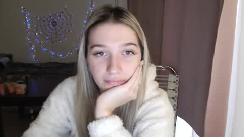 honeyveil online show from November 27, 12:51 pm