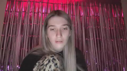 honeyveil online show from February 12, 5:52 pm