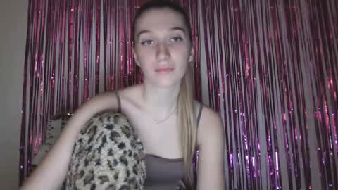 honeyveil online show from February 25, 8:51 pm