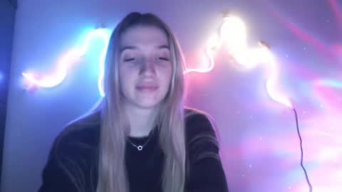 honeyveil online show from March 18, 5:38 pm